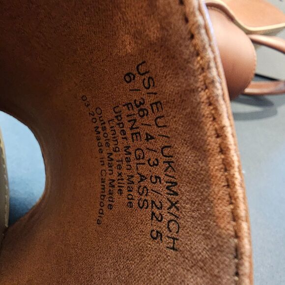 NIB Kenneth Cole Reaction Women's "Fine Glass" Slingback Platform Sandal Size 6 - Picture 6 of 9